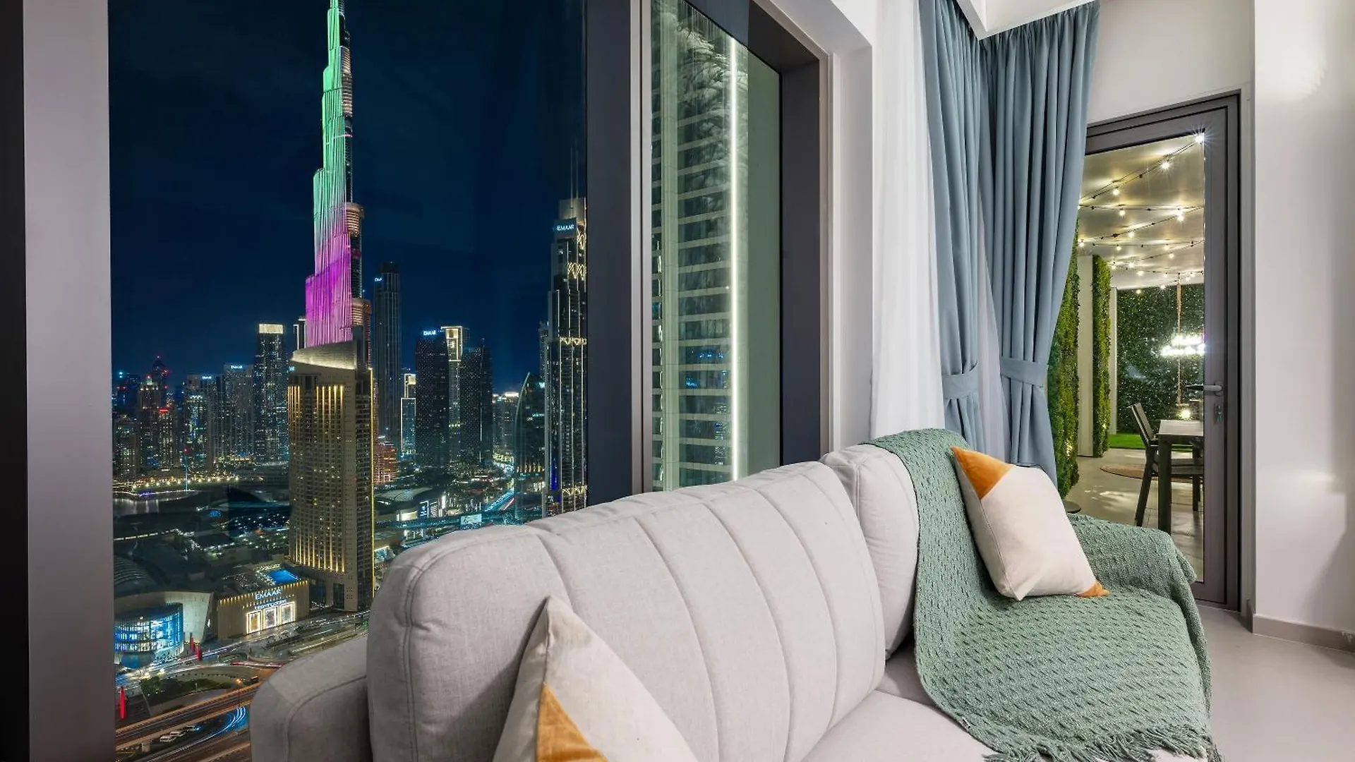 Amazing Patio Experience - Best Burj Khalifa View Dubai Apartment